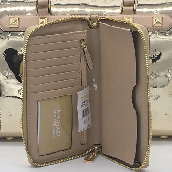 MICHAEL KORS KARA DUFFLE SATCHEL & WALLET SET - Picture 15 of 16